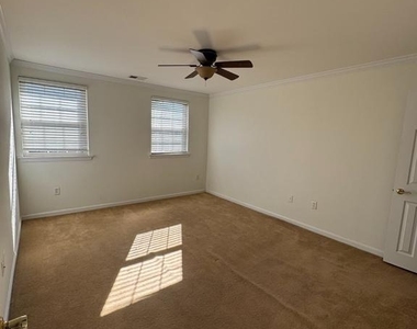 1155 York Road - Photo Thumbnail 16