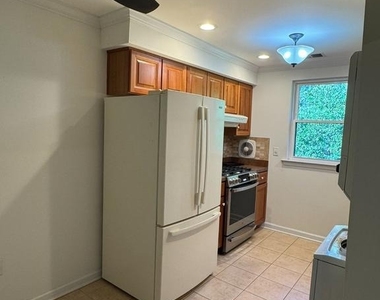 1155 York Road - Photo Thumbnail 5