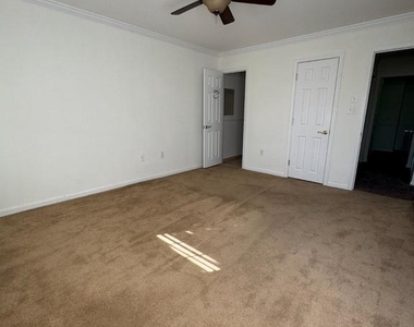 1155 York Road - Photo Thumbnail 17