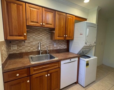 1155 York Road - Photo Thumbnail 7
