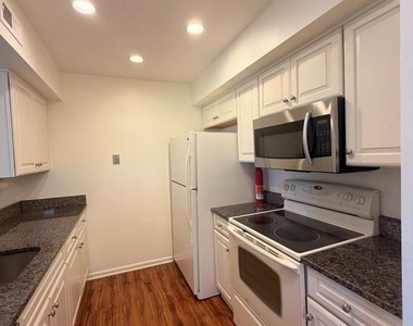 3505 Bennett Place - Photo Thumbnail 2