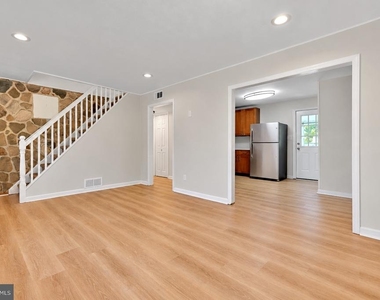 266 Eaton Avenue - Photo Thumbnail 2