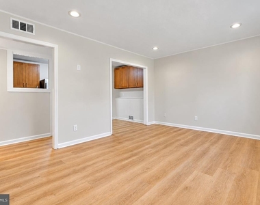 266 Eaton Avenue - Photo Thumbnail 3