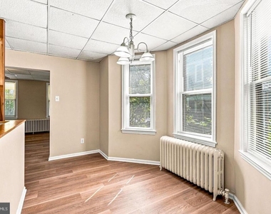 809 Collings Avenue - Photo Thumbnail 7