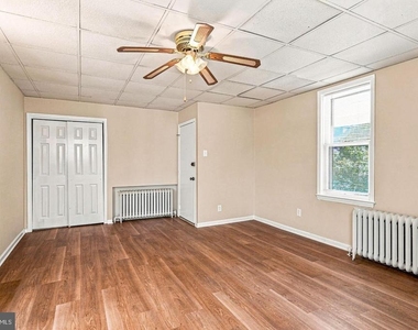 809 Collings Avenue - Photo Thumbnail 4