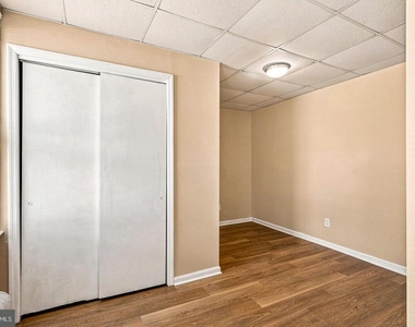 809 Collings Avenue - Photo Thumbnail 12