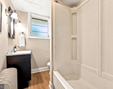 809 W Collings Avenue - Photo Thumbnail 14