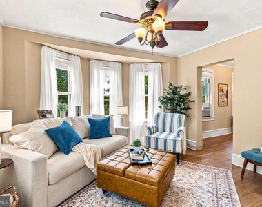 809 W Collings Avenue - Photo Thumbnail 8