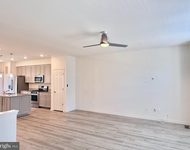 236 Jessica Lyn Avenue - Photo Thumbnail 3