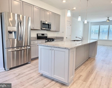 236 Jessica Lyn Avenue - Photo Thumbnail 8
