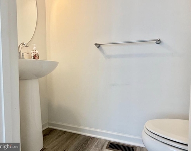236 Jessica Lyn Avenue - Photo Thumbnail 11