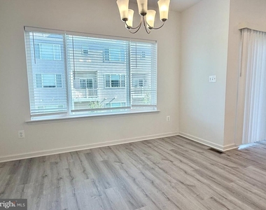 236 Jessica Lyn Avenue - Photo Thumbnail 12