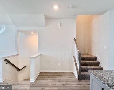 236 Jessica Lyn Avenue - Photo Thumbnail 13