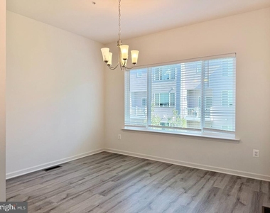 236 Jessica Lyn Avenue - Photo Thumbnail 9