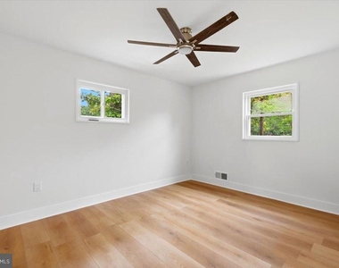 2412 Valley Way - Photo Thumbnail 24