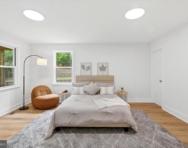 2412 Valley Way - Photo Thumbnail 16