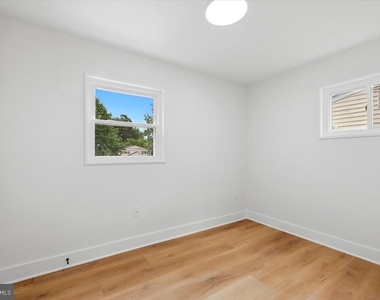 2412 Valley Way - Photo Thumbnail 23