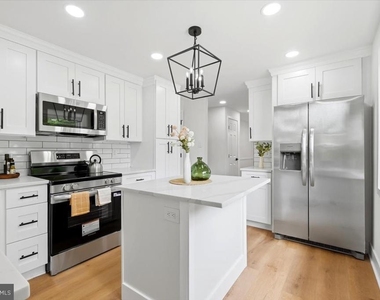 2412 Valley Way - Photo Thumbnail 4