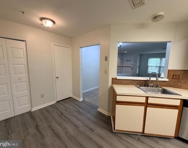 4834 Brookstone Terrace - Photo Thumbnail 9