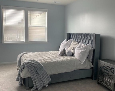 4917 Vista Green Lane - Photo Thumbnail 4