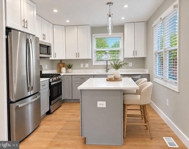 8607 Dunbar Avenue - Photo Thumbnail 7
