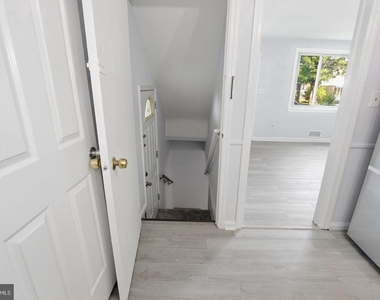 9712 51st Avenue - Photo Thumbnail 27