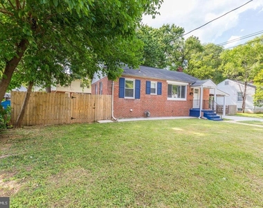 9712 51st Avenue - Photo Thumbnail 48