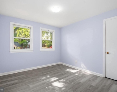9712 51st Avenue - Photo Thumbnail 14