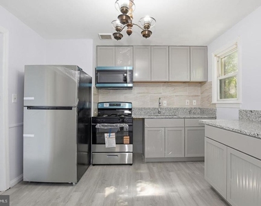 9712 51st Avenue - Photo Thumbnail 10