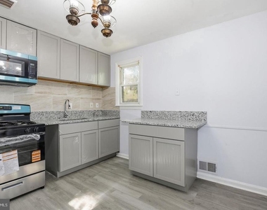 9712 51st Avenue - Photo Thumbnail 7