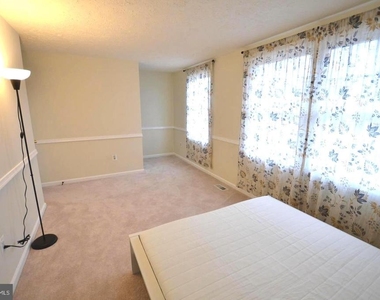 11023 Outpost Drive - Photo Thumbnail 7
