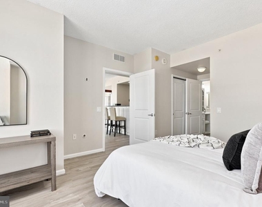 930 Wayne Avenue - Photo Thumbnail 10