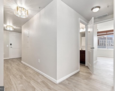 930 Wayne Avenue - Photo Thumbnail 19
