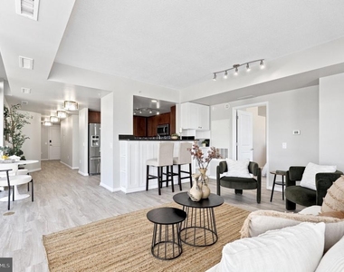 930 Wayne Avenue - Photo Thumbnail 7