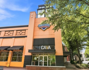 930 Wayne Avenue - Photo Thumbnail 36