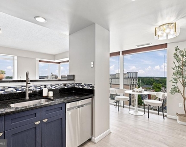930 Wayne Avenue - Photo Thumbnail 5