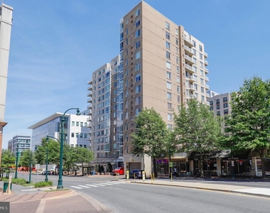930 Wayne Avenue - Photo Thumbnail 2
