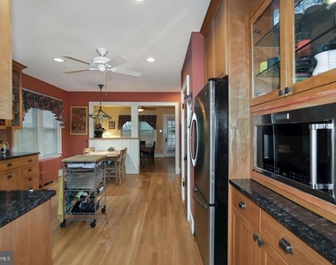 117 Sherman Avenue - Photo Thumbnail 9