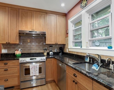 117 Sherman Avenue - Photo Thumbnail 11