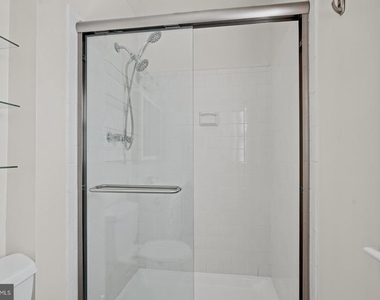 6718 Kenwood Forest Lane - Photo Thumbnail 19