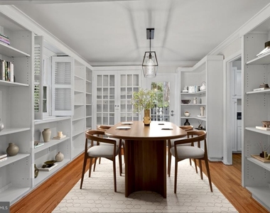 6718 Kenwood Forest Lane - Photo Thumbnail 6