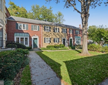 6718 Kenwood Forest Lane - Photo Thumbnail 2