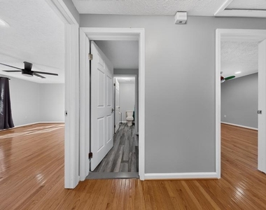 7521 Weatherby Drive - Photo Thumbnail 24