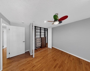 7521 Weatherby Drive - Photo Thumbnail 21