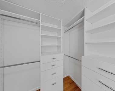 7521 Weatherby Drive - Photo Thumbnail 15