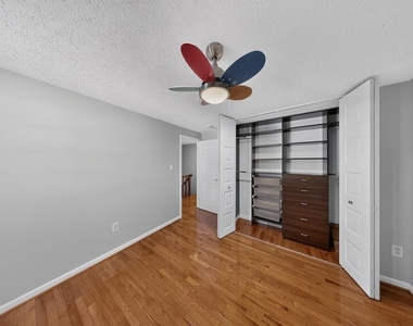 7521 Weatherby Drive - Photo Thumbnail 22