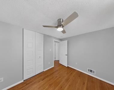 7521 Weatherby Drive - Photo Thumbnail 20