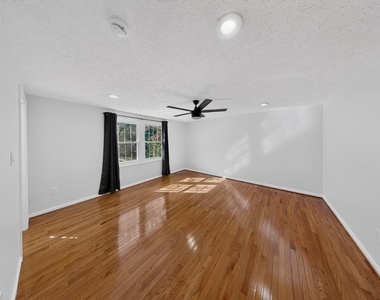 7521 Weatherby Drive - Photo Thumbnail 18