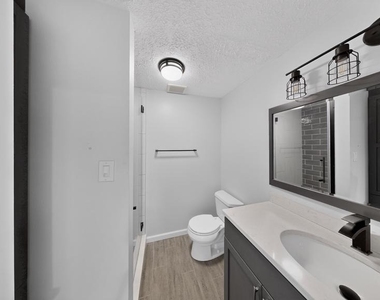 7521 Weatherby Drive - Photo Thumbnail 16