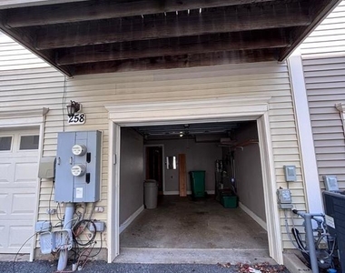 258 Fountain Green Lane - Photo Thumbnail 11